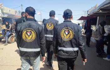 الاقتصاد: إتلاف 3.2 طن من السلع التالفة بخانيونس