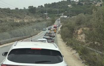 الاحتلال يغلق المدخل الشمالي لسلفيت ويعيق حركة المواطنين