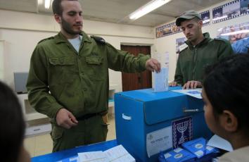 حظر إبداء الآراء السياسية بين صفوف الجيش الإسرائيلي