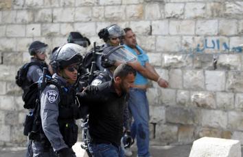 سيتم اليوم عرض جميع المعتقلين على قاضي محكمة الصلح الإسرائيلية في القدس للنظر في تمديد اعتقالهم