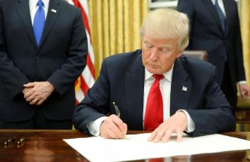 الرئيس الأمريكي دونالد ترمب