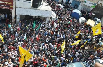 جانب من تشييع جثمان الشهيد "نخلة"