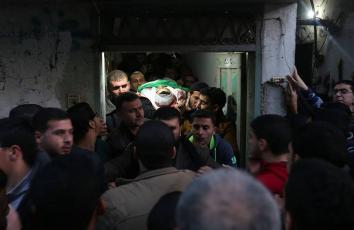 ناشطون نشروا صورا لتشييع الشهيد أبو زايد بالبريج