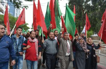 مسيرة جماهيرية حاشدة في غزة تنديداً بالفيتو الأمريكي في مجلس الأمن