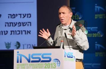 مسئول قسم الأبحاث في شعبة الاستخبارات الكولونيل 