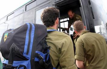 اللجنة أوصت بتقليص ميزانية الجيش