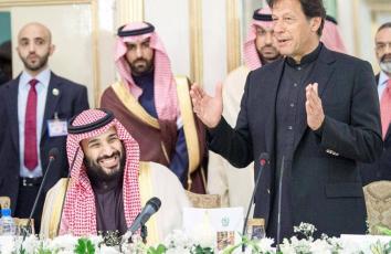 خان وولي العهد السعودي محمد بن سلمان