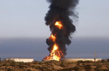 صواريخ المقاومة استهدفت منشأة نفطية في عسقلان