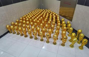 الكؤوس المقلدة