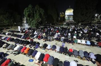 صلاة التراويح في المسجد الأقصى