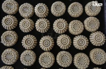 رغم شدة الحرب.. عائلات في مخيم الشاطئ تُعد كعك العيد غربي مدينة عزة