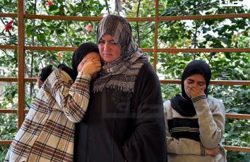 تشييع شهيدين من مجمع ناصر الطبي في خانيونس جنوبي قطاع غزة