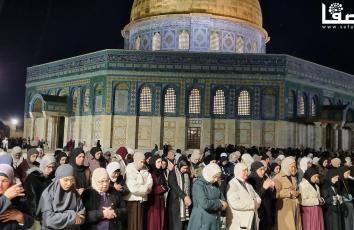 أداء صلاة التراويح في المسجد الأقصى