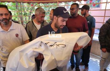 تشييع جثامين 15 شهيدا ارتقوا بقصف إسرائيلي لعدة مناطق في خانيونس جنوبي قطاع غزة