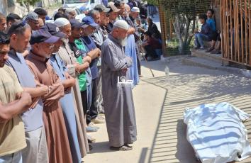  تشييع جثامين شهداء من مجمع ناصر الطبي بخانيونس