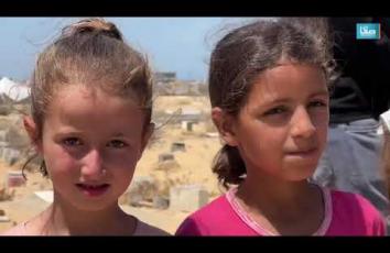 أطفال يطالبون بوقف الحرب وفتح المعابر