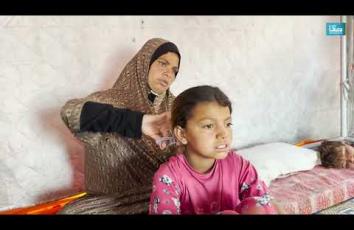 ميرفت تعيش وأطفالها الـ9 ظروفا مأساوية داخل خيمة وسط المجاعة