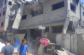 قصف منزل لعائلة دلول في مدينة غزة