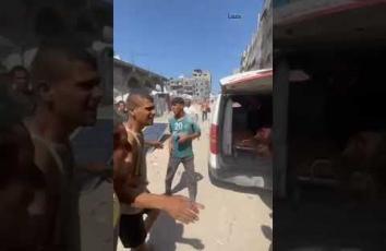 مشاهد قاسية.. اللحظات الأولى لاستهداف طائرات الاحتلال النازحين في النادي الأهلي بحي الشيخ رضوان شمال