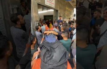 وداع الشهداء الصحفيين أنس الشريف ومحمد قريقع وزملائهم الذين قتـ.ـلتهم "إسرائيل" في غزة