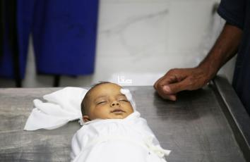 استشهاد رضيعة برصاص طائرة مسيرة إسرائيلية "كواد كوبتر"في غزة