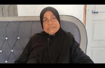 الحاجة أم رامز الحديدي تروي تفاصيل فقدان مُعيليها ومرارة النزوح برفقة زوجها المُسنّ