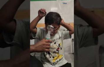 أطفال غزة يعانون من أمراض تنفسية نتيجة تفشي الفيروسات في خيام النازحين