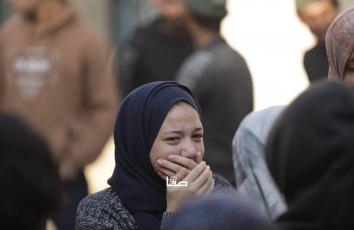 تشيع شهداء القصف الإسرائيلي أمس في مستشفى الشفاء بمدينة غزة