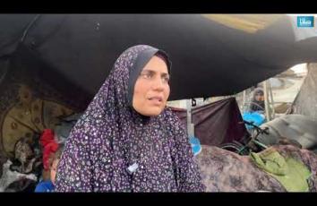 عائلات تواصل البحث عن مأوى بين أنقاض المنازل المدمرة في غزة