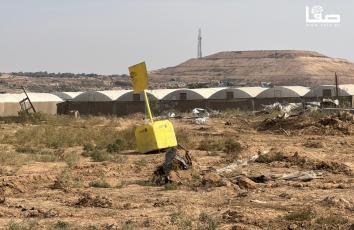 كتل خرسانية صفراء وضعها جيش الاحتلال شرقي قطاع غزة