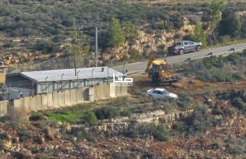 آليات الاحتلال توصل أعمال التجريف بمحيط البرج العسكري على حساب أراضي المواطنين في قرية بيتللو غرب رام الله