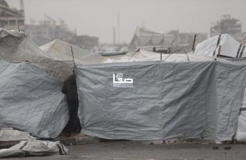 نازحون في خيام غزة: بدنا إعمار وكرفانات تحمّي أطفالنا