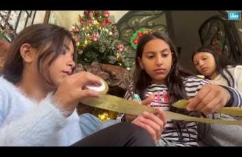 مسيحيو غزة يزيّنون كنيسة دير اللاتين بالبلدة القديمة استعدادًا للأعياد بعد عامين من الحرب