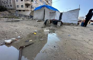 خيام أصبحت غير صالحة للإيواء وبنية تحتية مهترئة.. حال الغزيين بعد انحسار المنخفض الجوي غربي المدينة