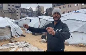 "بدنا كرفانات تحمّي أطفالنا من الأمراض".. نازحون في الخيام يروون لوكالة "صفا" معاناتهم بسبب المنخفض الجوي