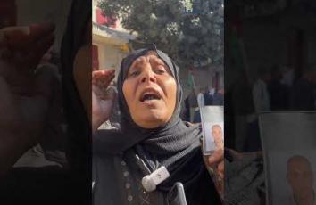 "كل يوم بموت مائة موتة على ابني الحنون".. قهر والدة أسير من شمال غزة مفقود في سجون الاحتلال