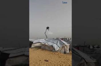 أطفال غزة يصنعون لحظات الفرح من قلب المعاناة وخيام النزوح