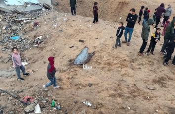 آثار الدمار الذي خلفه قصف الاحتلال الإسرائيلي ليلة أمس على منطقة السلاطين غرب مدينة بيت لاهيا شمالي قطاع غزة