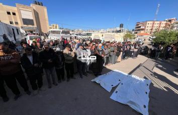 تشييع جثامين الشهداء الذين ارتقوا جرّاء إلقاء مسيّرة إسرائيلية على خان يونس