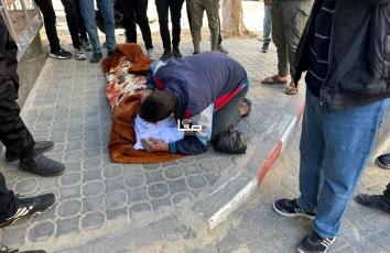 تشييع شهداء عائلة الأطبش بعد استهداف طائرات الاحتلال لشقتهم غرب مدينة غزة صباح اليوم