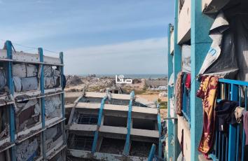 مدارس ومبان مدمرة وأخرى مهددة بالانهيار جراء الحرب الإسرائيلية في منطقة السلاطين غربي بيت لاهيا شمالي قطاع غزة