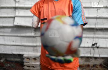 تدريبات فريق "غزة الإرادة" مبتوري الأطراف فيما تبقى من ملعب في مدينة غزة