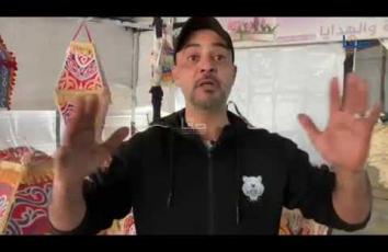 الشاب محمد زيارة يُبدع في صناعة فوانيس رمضان بأقل الإمكانيات في مدينة غزة