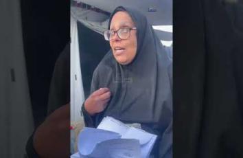 "نفسي أعيش عشان أربّي بنتي الوحيدة".. المواطنة أنوار أبو زرينة من غزة تصارع مرض "الذئبة الحمراء"