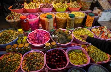 أجواء شهر رمضان في سوق الزاوية بمدينة غزة