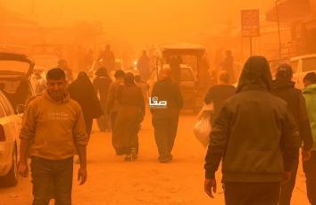 عاصفة غبارية تضرب قطاع غزة وتزيد مأساة النازحين