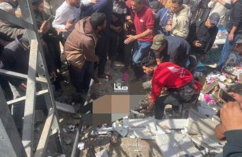 من مكان القصف الإسرائيلي قرب دوار حيدر غربي مدينة غزة