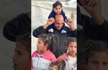 بمناسبة عيد الفطر.. نشاط ترفيهي للأطفال والعائلات النازحة في أحد مخيمات النزوح شمالي قطاع غزة