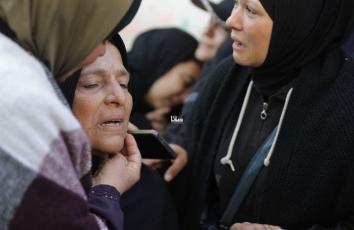 وداع مؤثر لسيدة حامل في توأم وطفلين ارتقوا بقصف إسرائيلي على منزلهم شمالي غزة