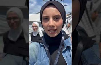 طلاب من غزة يطالبون بحقهم في السفر لاستكمال تعليمهم خارج القطاع الذي حرموا منه جرّاء استمرار إغلاق الاحتلال للمعابر لأكثر من عامين